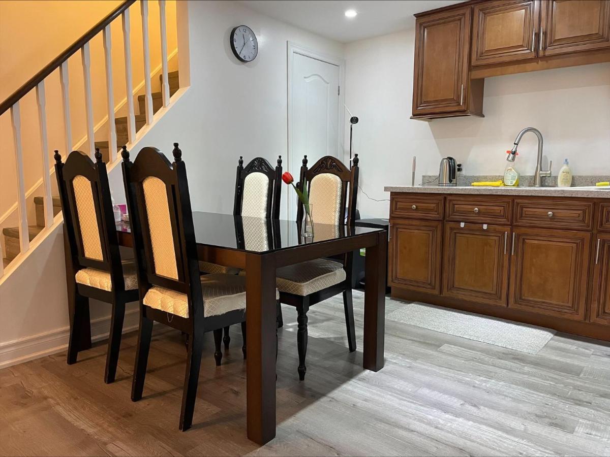 77 Nice And Warm Series Rooms Toronto Ngoại thất bức ảnh
