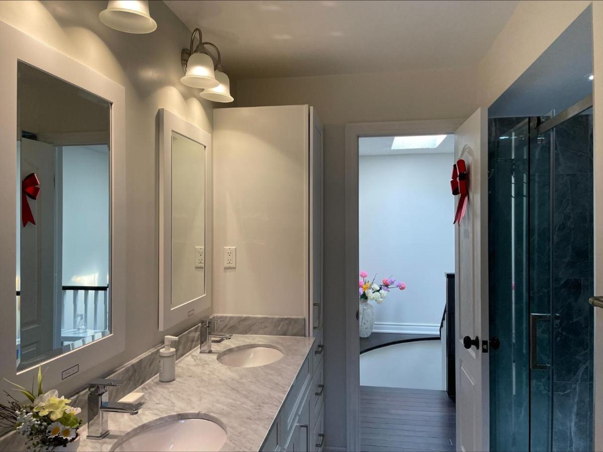 77 Nice And Warm Series Rooms Toronto Ngoại thất bức ảnh