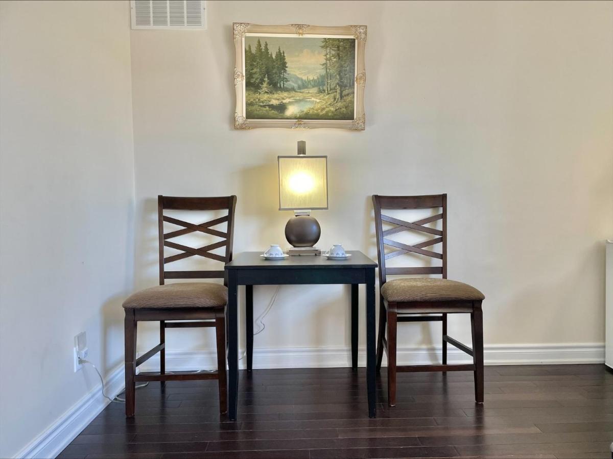77 Nice And Warm Series Rooms Toronto Ngoại thất bức ảnh