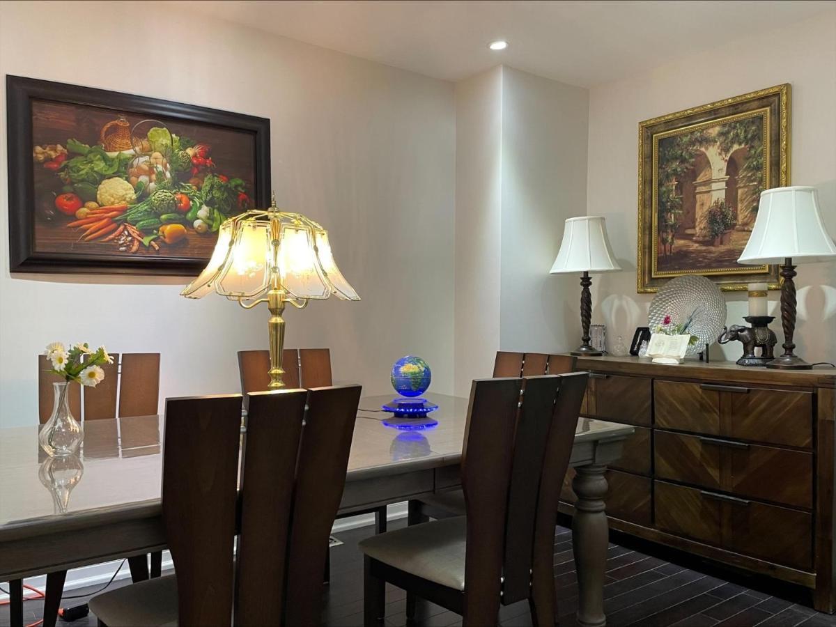 77 Nice And Warm Series Rooms Toronto Ngoại thất bức ảnh