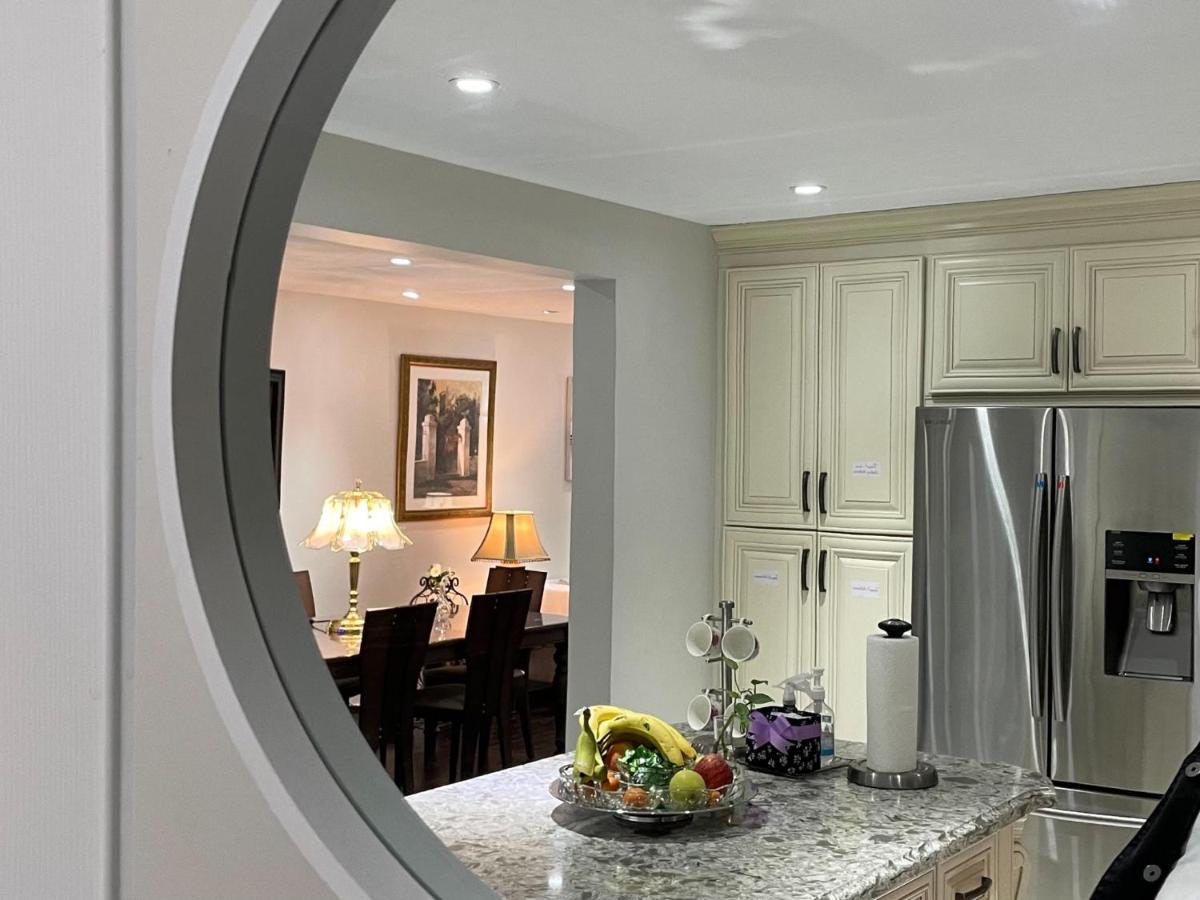 77 Nice And Warm Series Rooms Toronto Ngoại thất bức ảnh